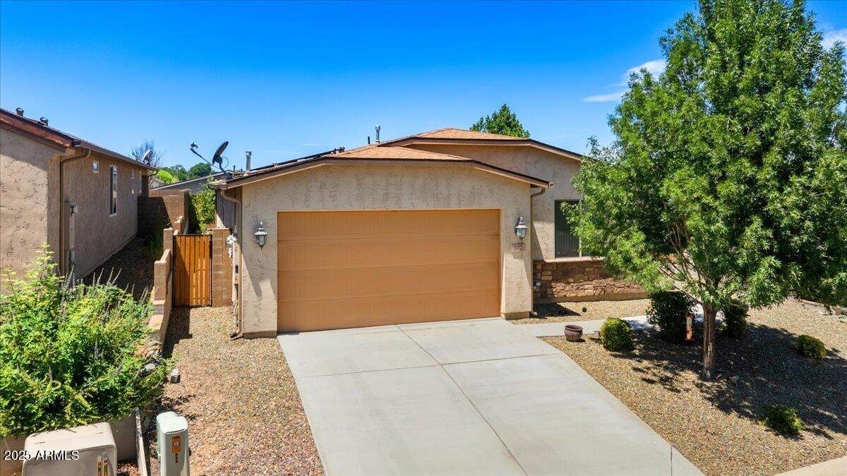 372 Armitage Way - Photo 1
