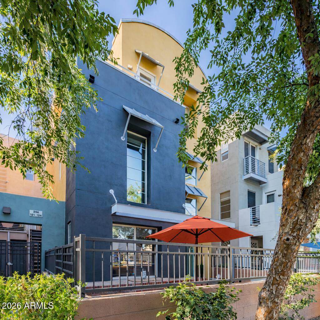 706 Washington Street - Photo 1