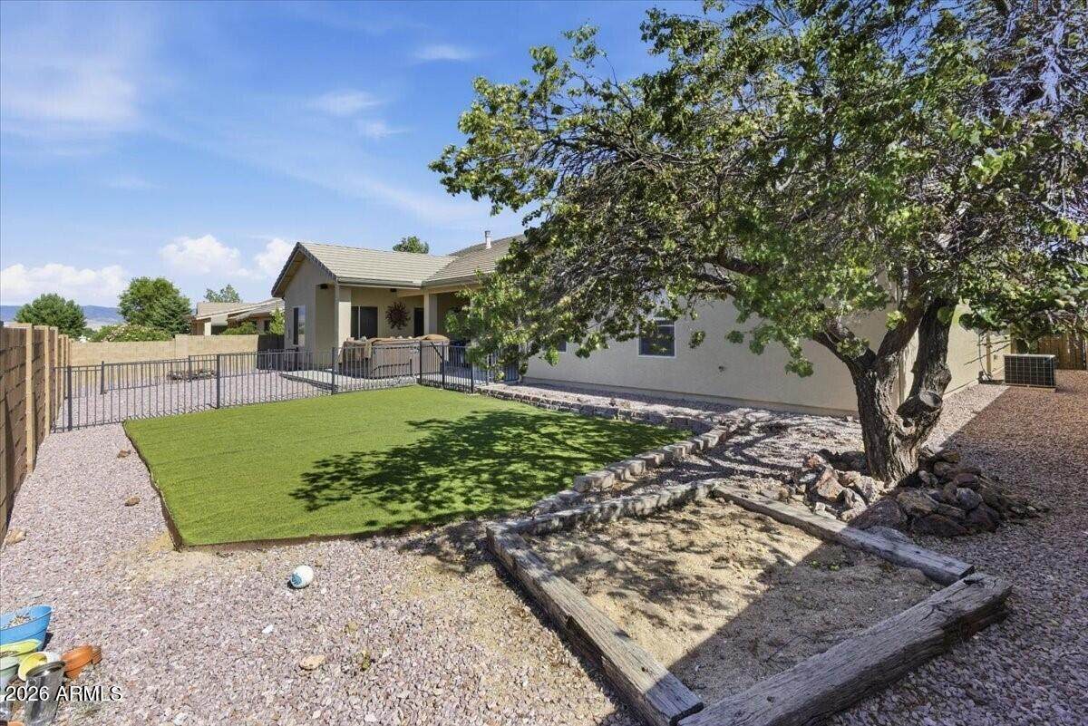 https://bt-photos.global.ssl.fastly.net/armls/orig_boomver_2_6997358-2.jpg