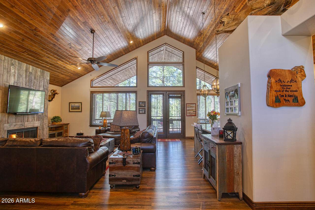 4880 Hawthorn Road - Photo 1