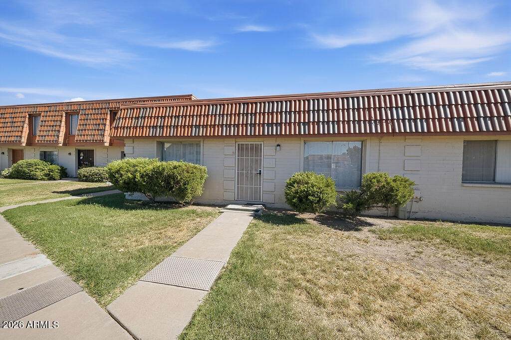 4725 Northern Avenue - Photo 1