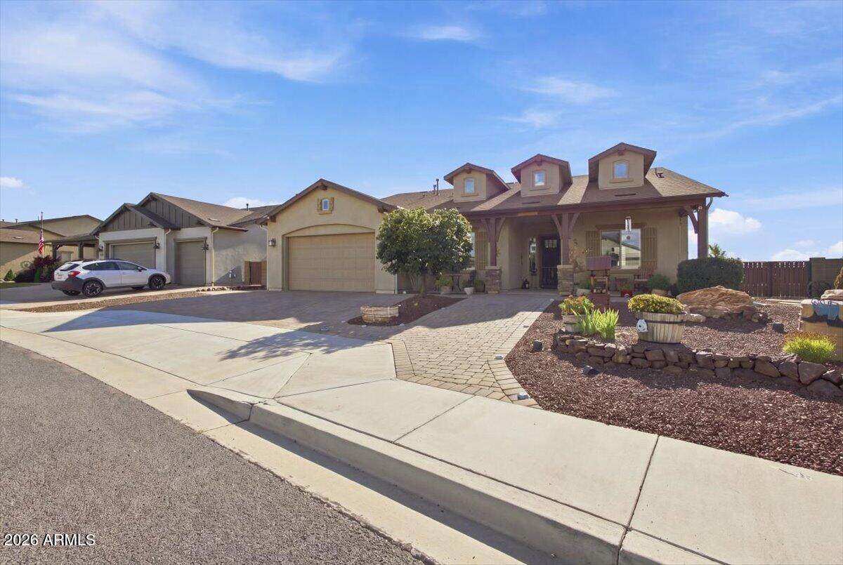 https://bt-photos.global.ssl.fastly.net/armls/orig_boomver_2_7070108-2.jpg