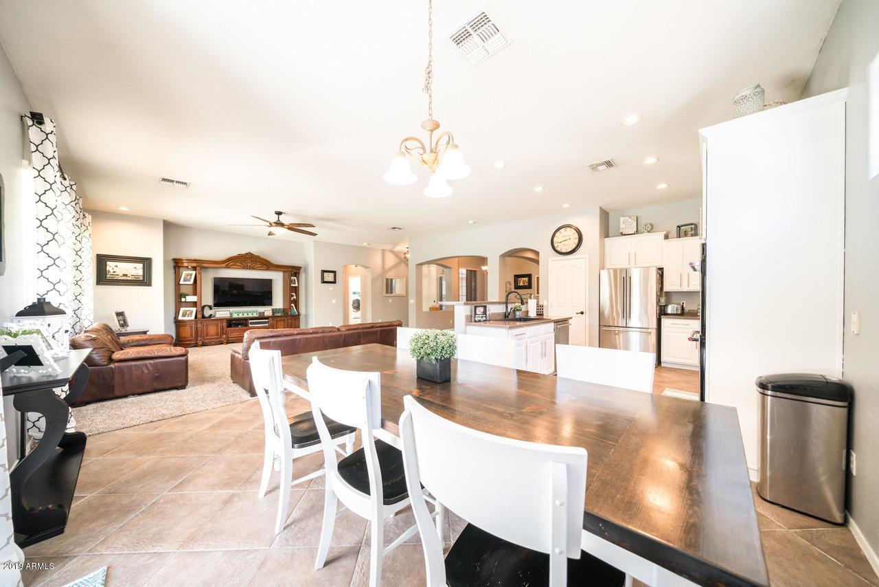 833 Thunderbird Avenue - Photo 1