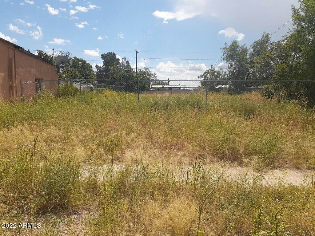 341 7TH Street - Photo 1