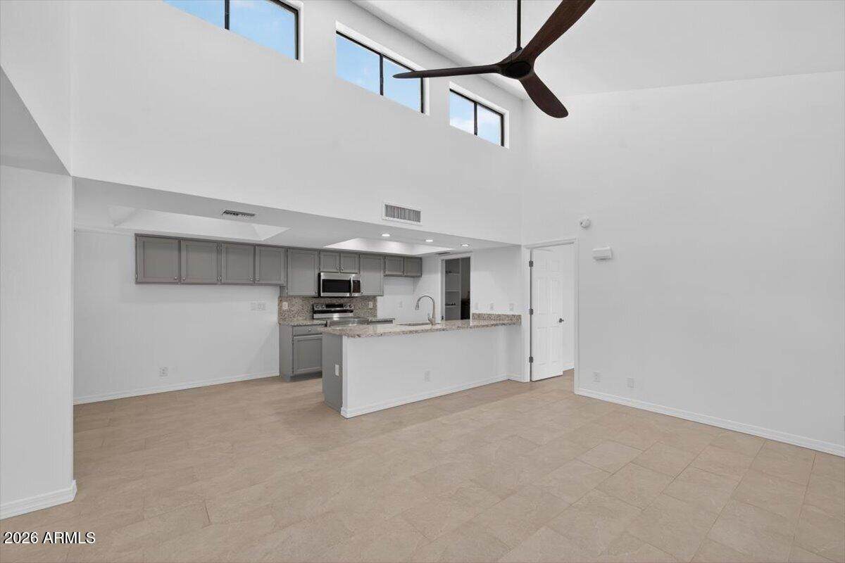 633 Southern Avenue - Photo 1