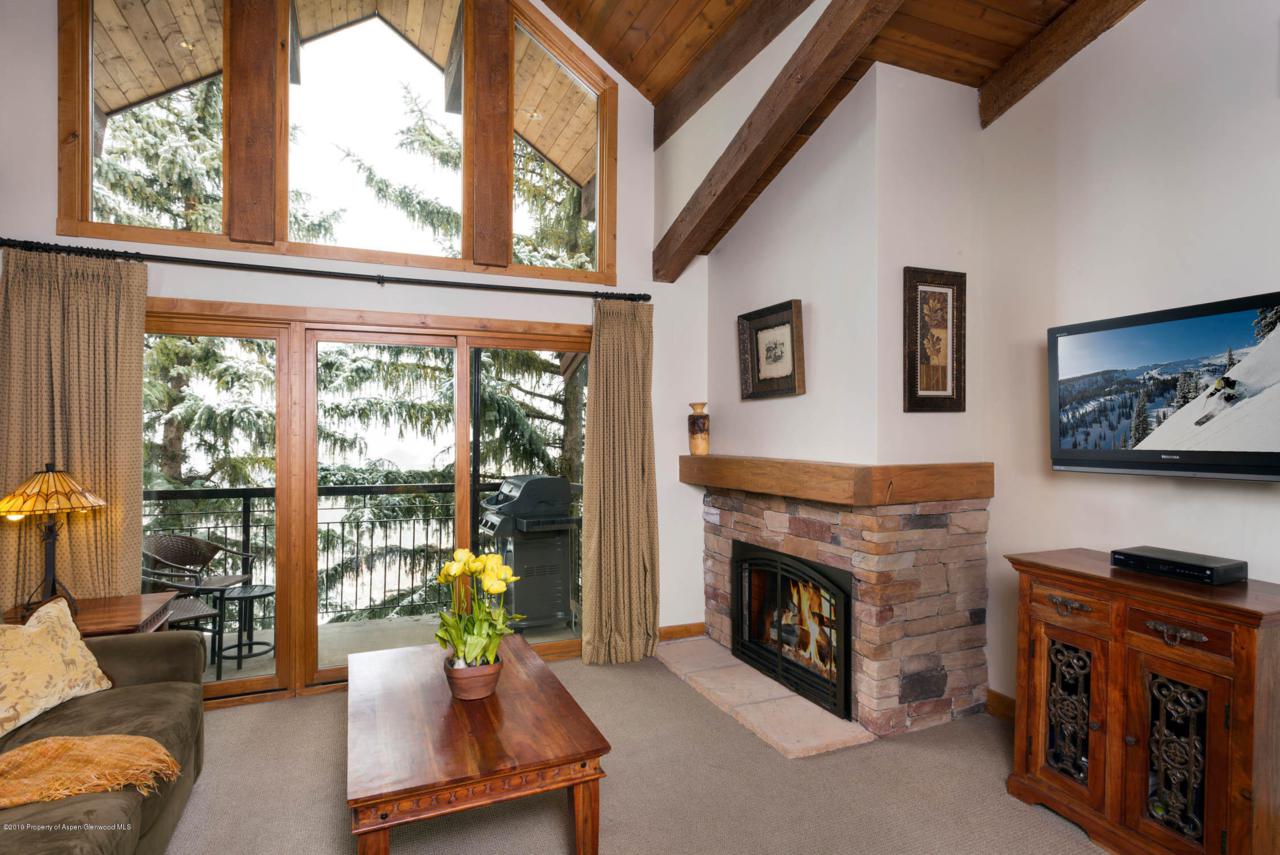 400 Wood Road - Photo 1