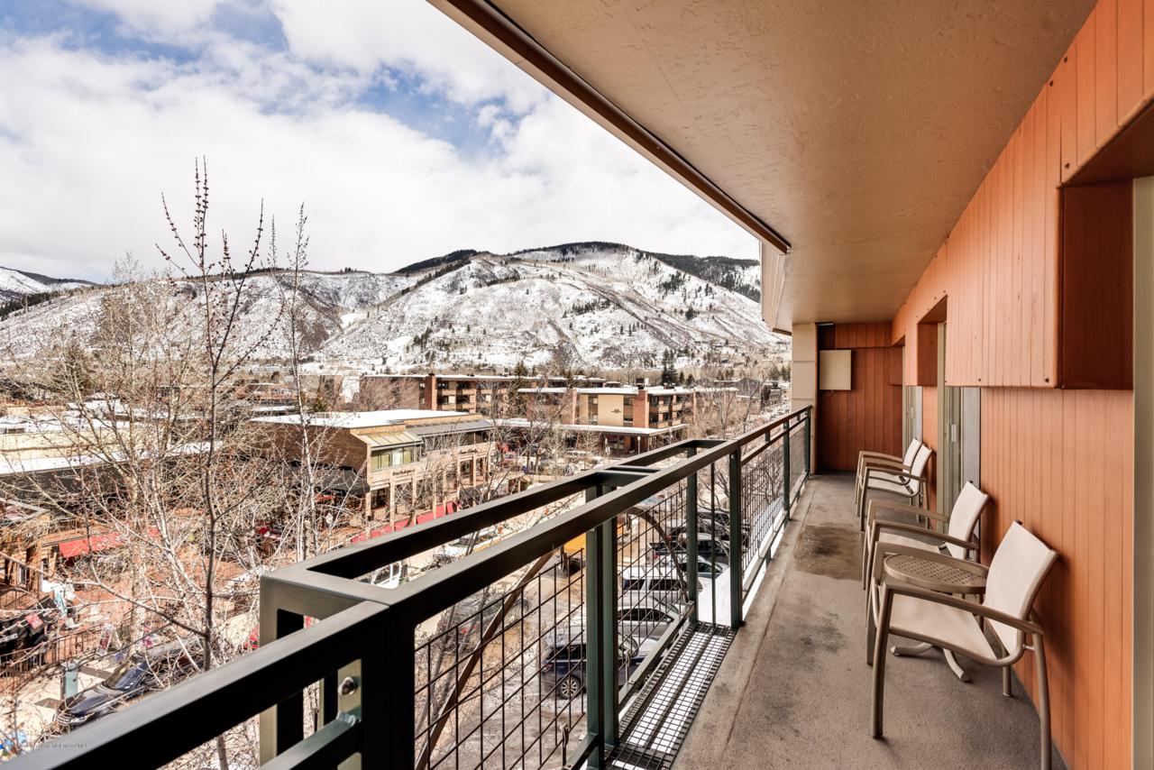 555 Durant Avenue - Photo 1