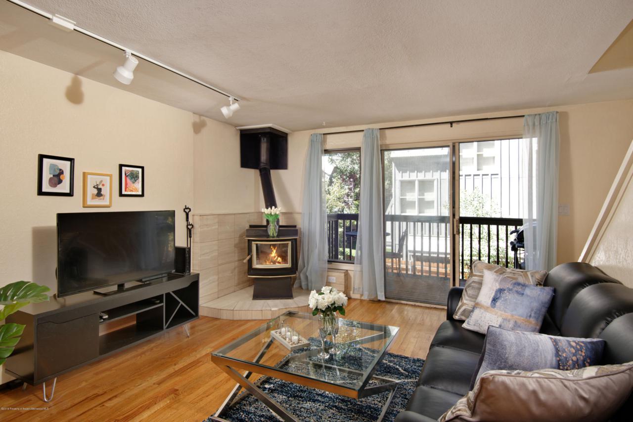 720 Hopkins Avenue - Photo 1