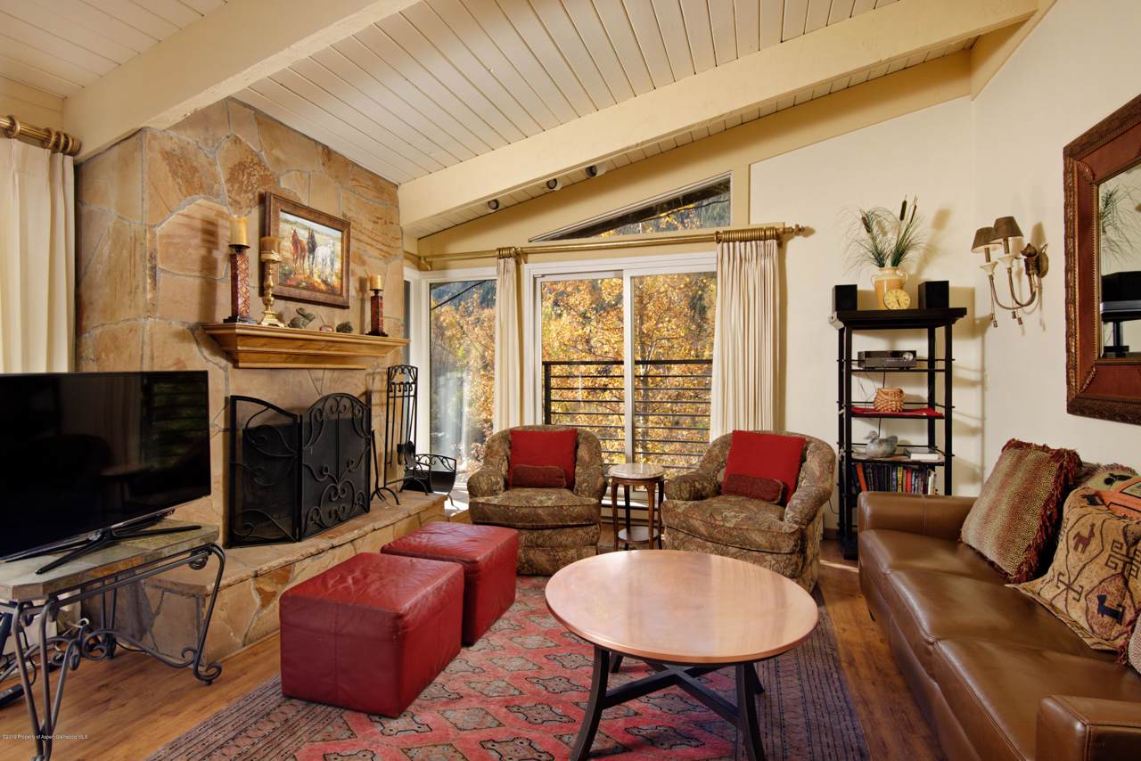 1039 Cooper Avenue - Photo 1