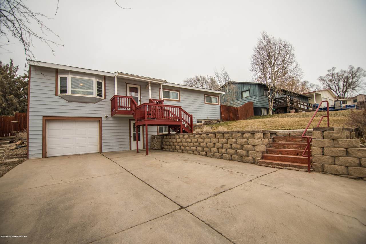 1020 Barclay Street - Photo 1