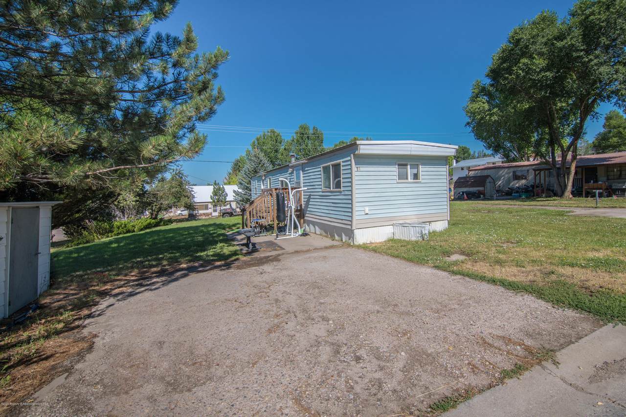 825 7th Street #10 - Photo 1