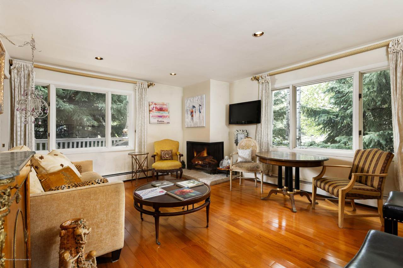 790 Hallam Street - Photo 1
