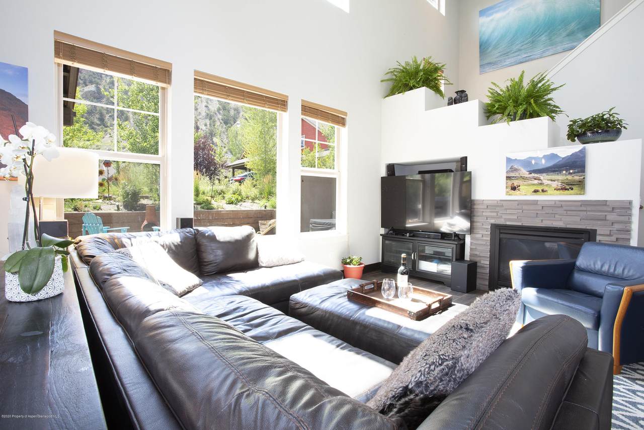 523 River Bend Way - Photo 1