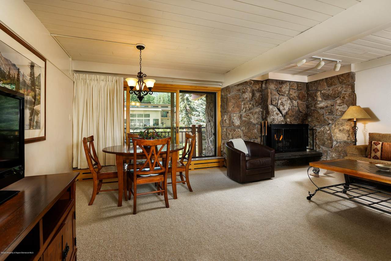 30 Anderson Lane - Photo 1
