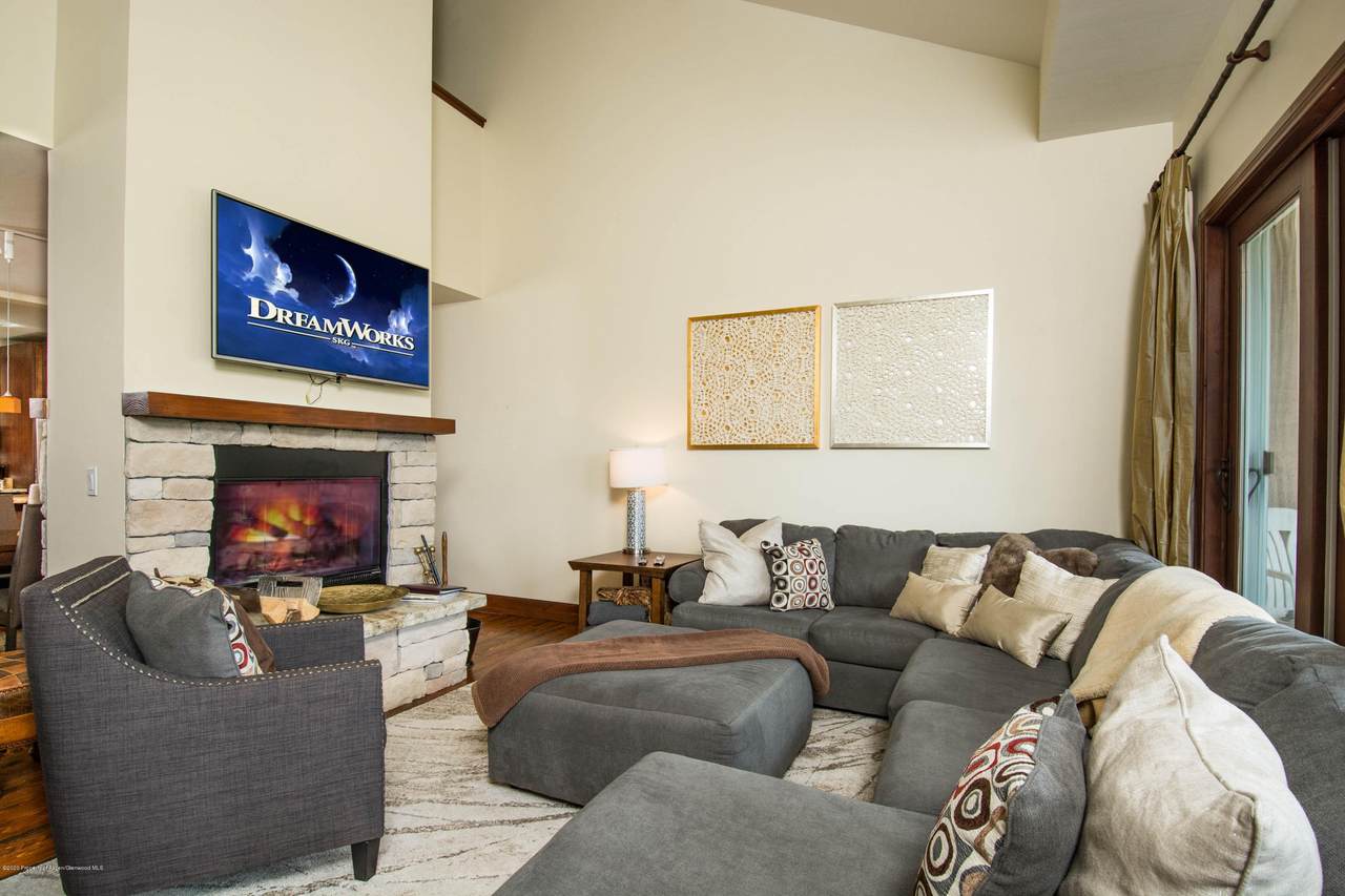 425 Wood Road - Photo 1