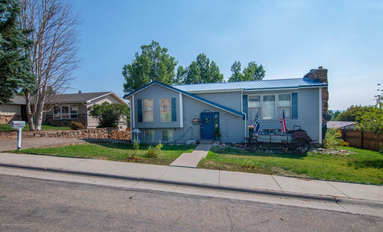 811 Columbine Street - Photo 1