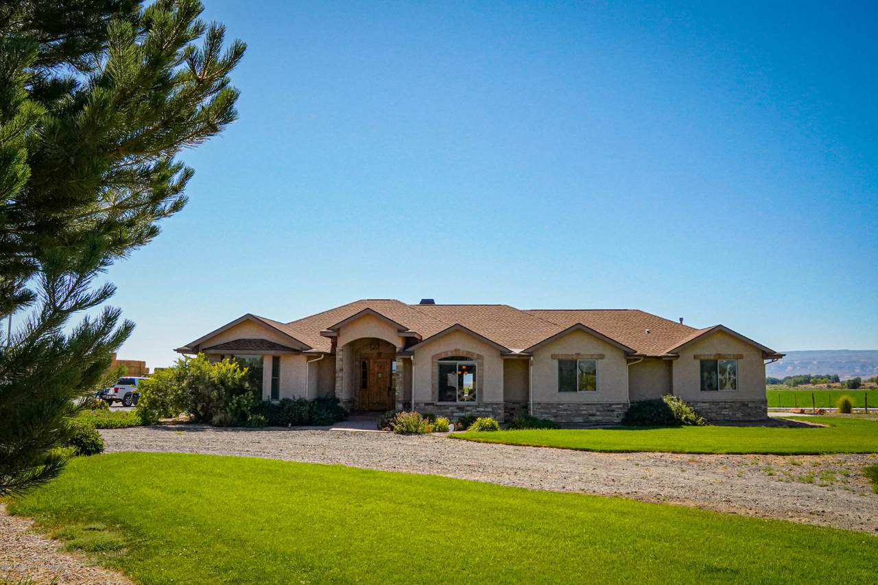 1257 Q Road - Photo 1