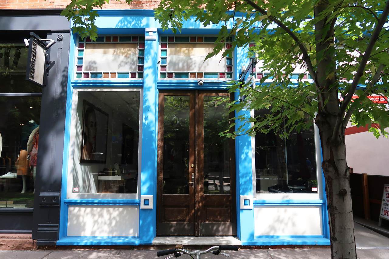 430 Hyman Avenue - Photo 1