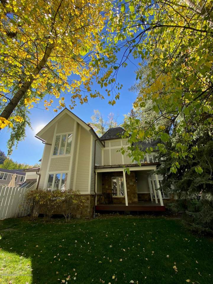 401 Bleeker Street - Photo 1