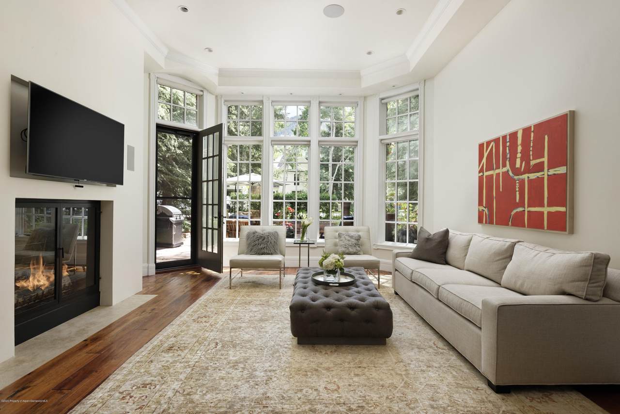234 Hallam Street - Photo 1