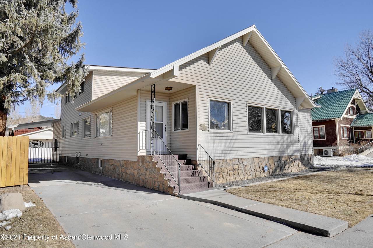 631 Park Avenue - Photo 1