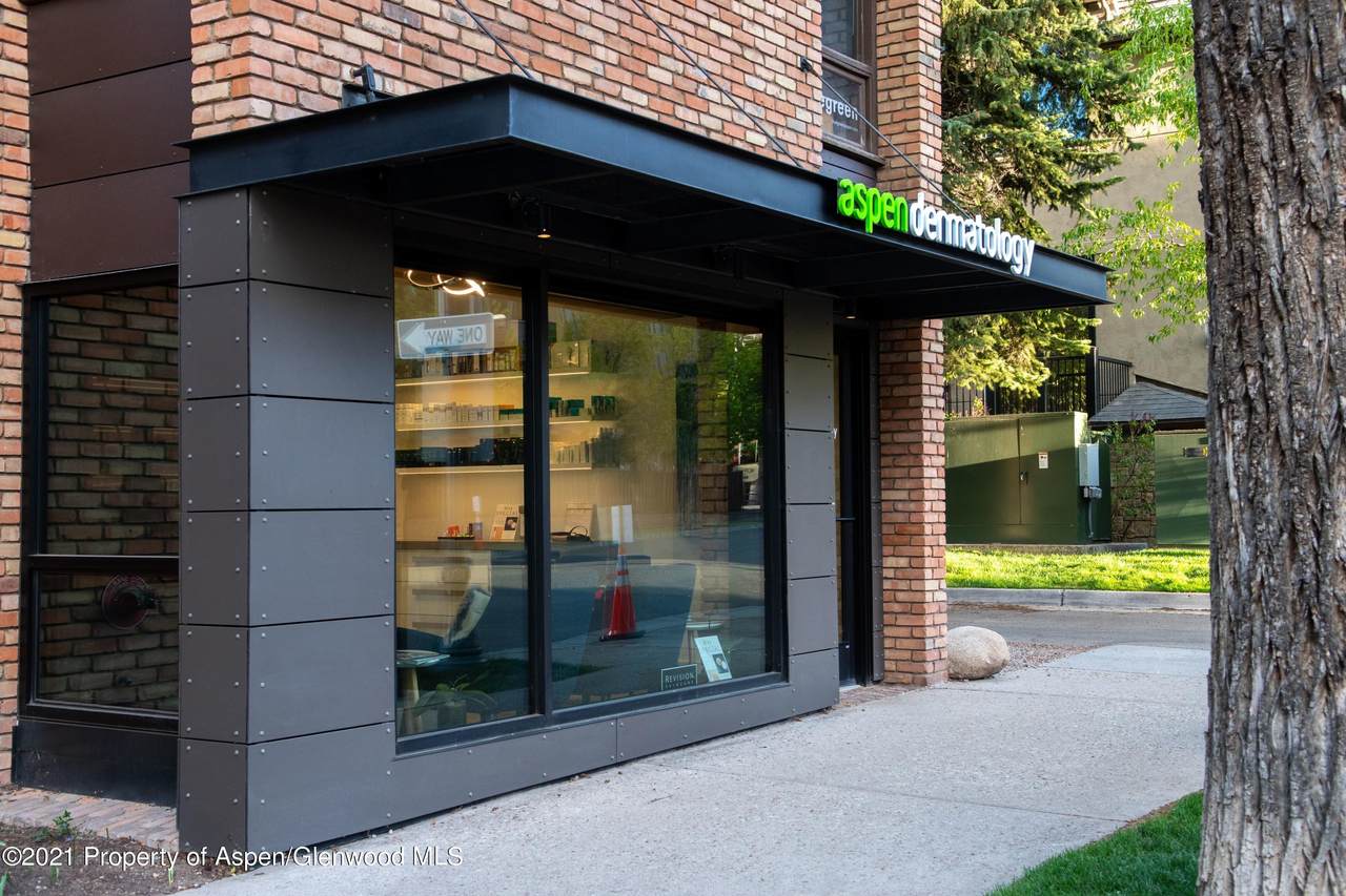 300 Spring Street - Photo 1