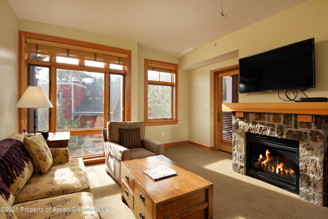 110 Carriage Way - Photo 1