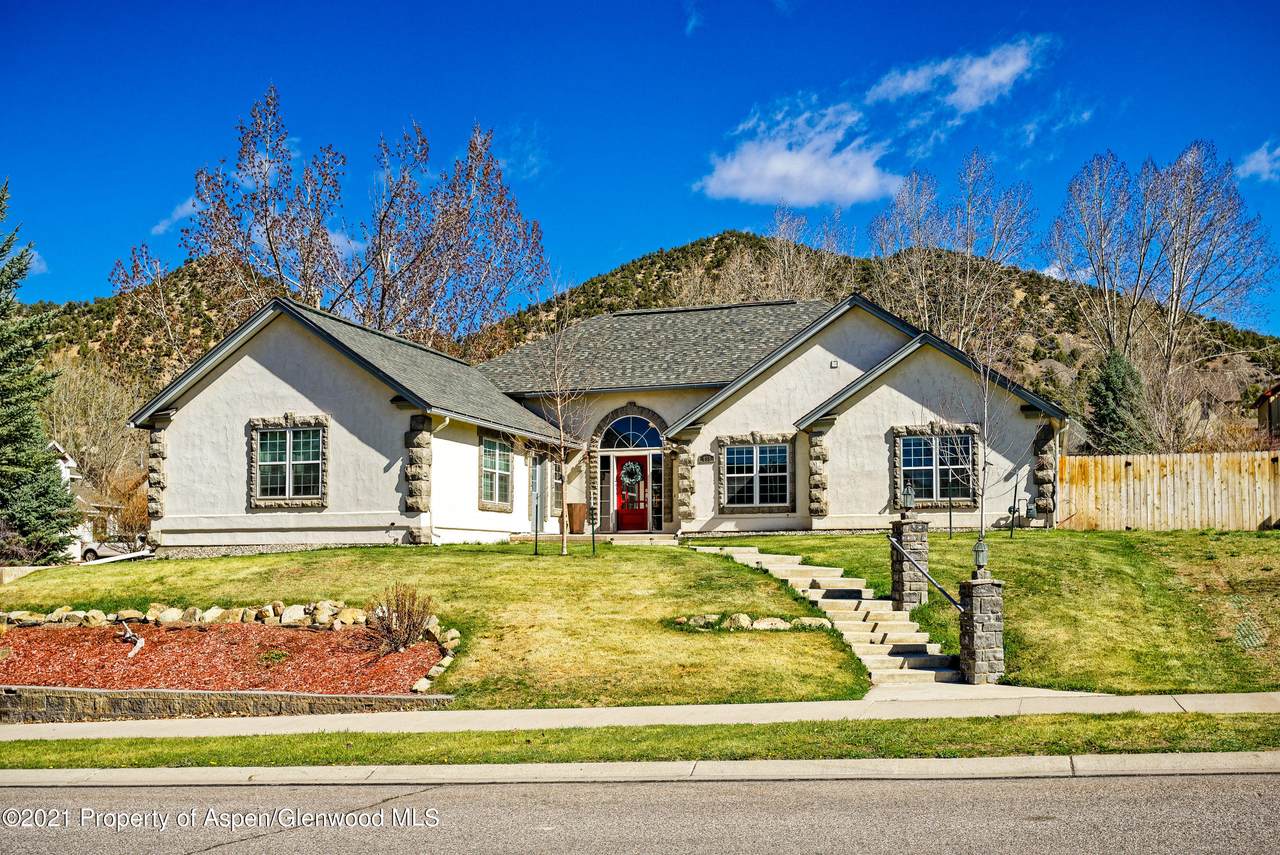 650 Wildhorse Drive - Photo 1