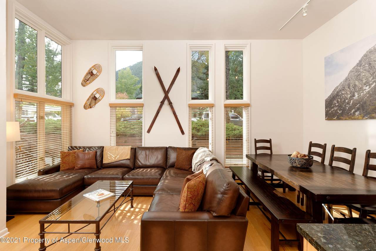 900 Durant Avenue - Photo 1