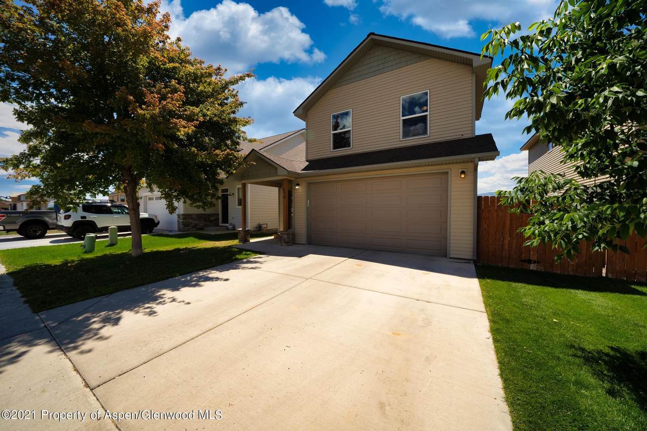 975 17th Street - Photo 1