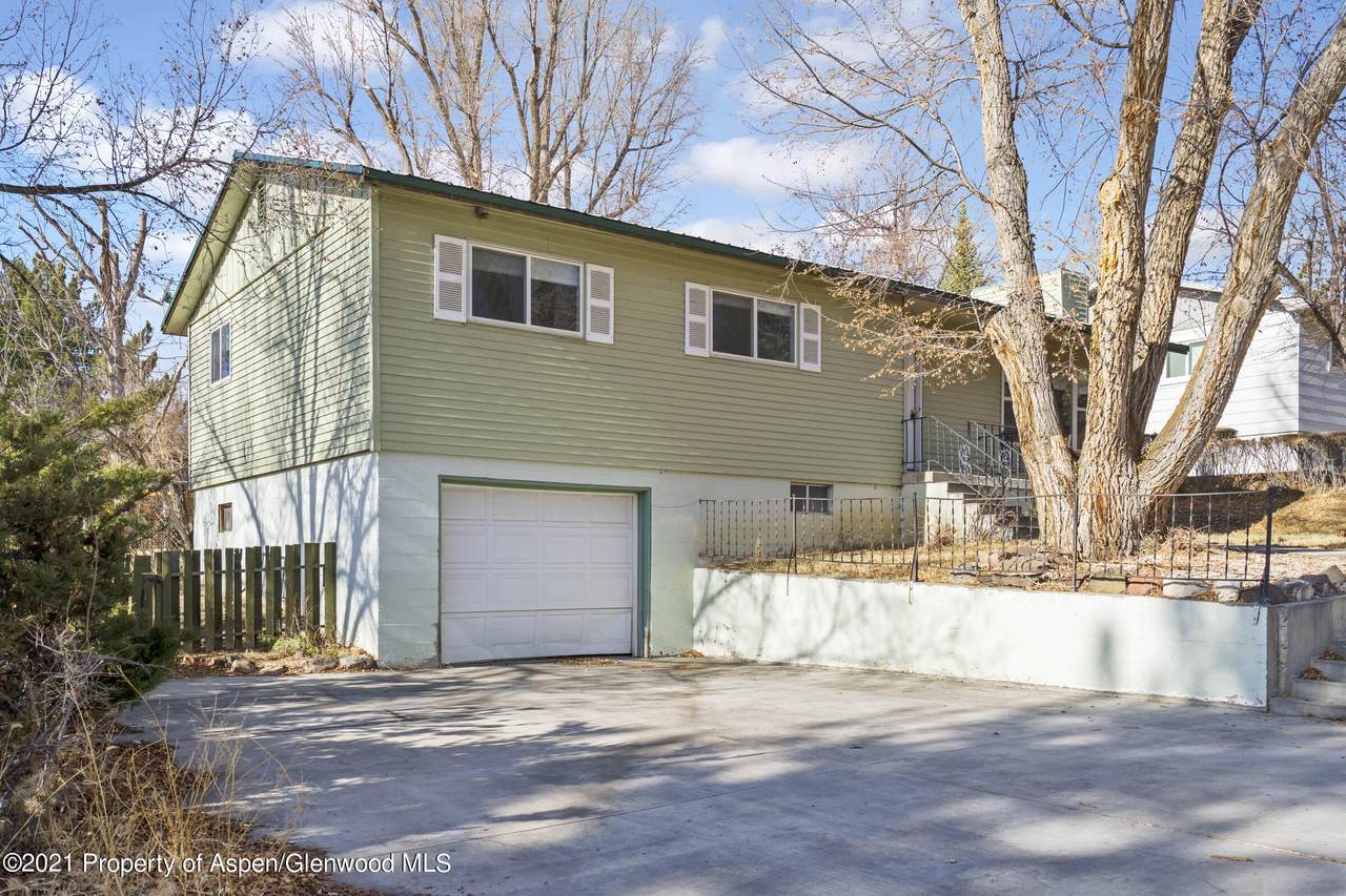 880 Steele Street - Photo 1
