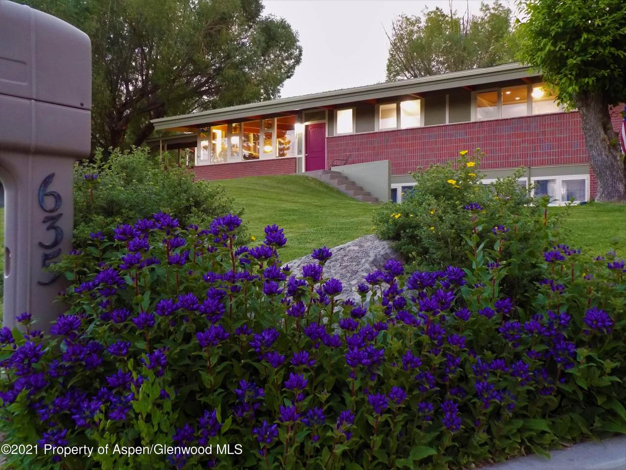 635 9th Street - Photo 1
