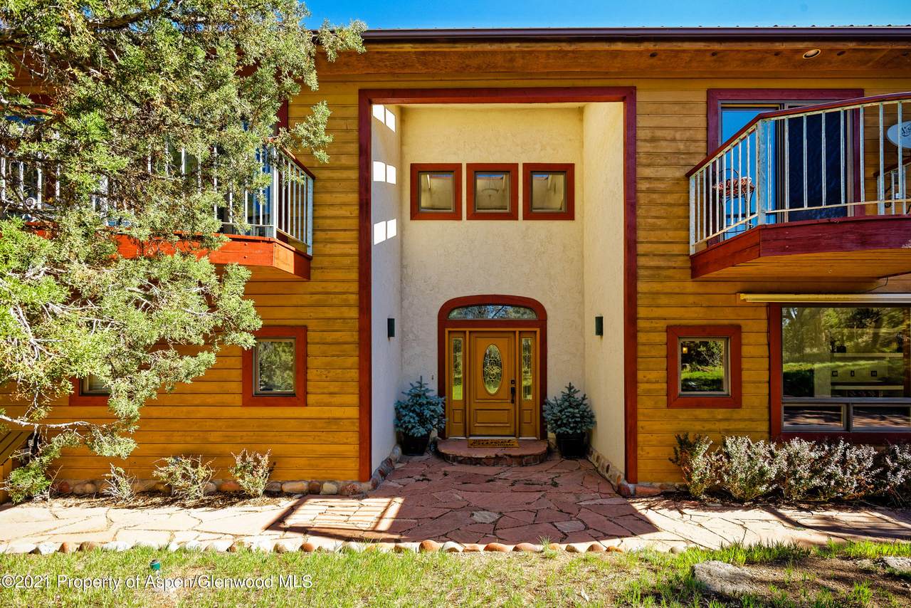 302 Pinon Drive - Photo 1