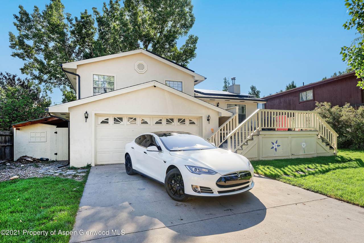 200 Clearwater Road - Photo 1