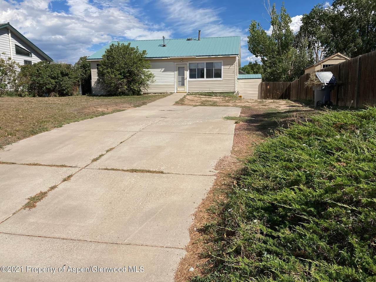 518 Arnold Avenue - Photo 1