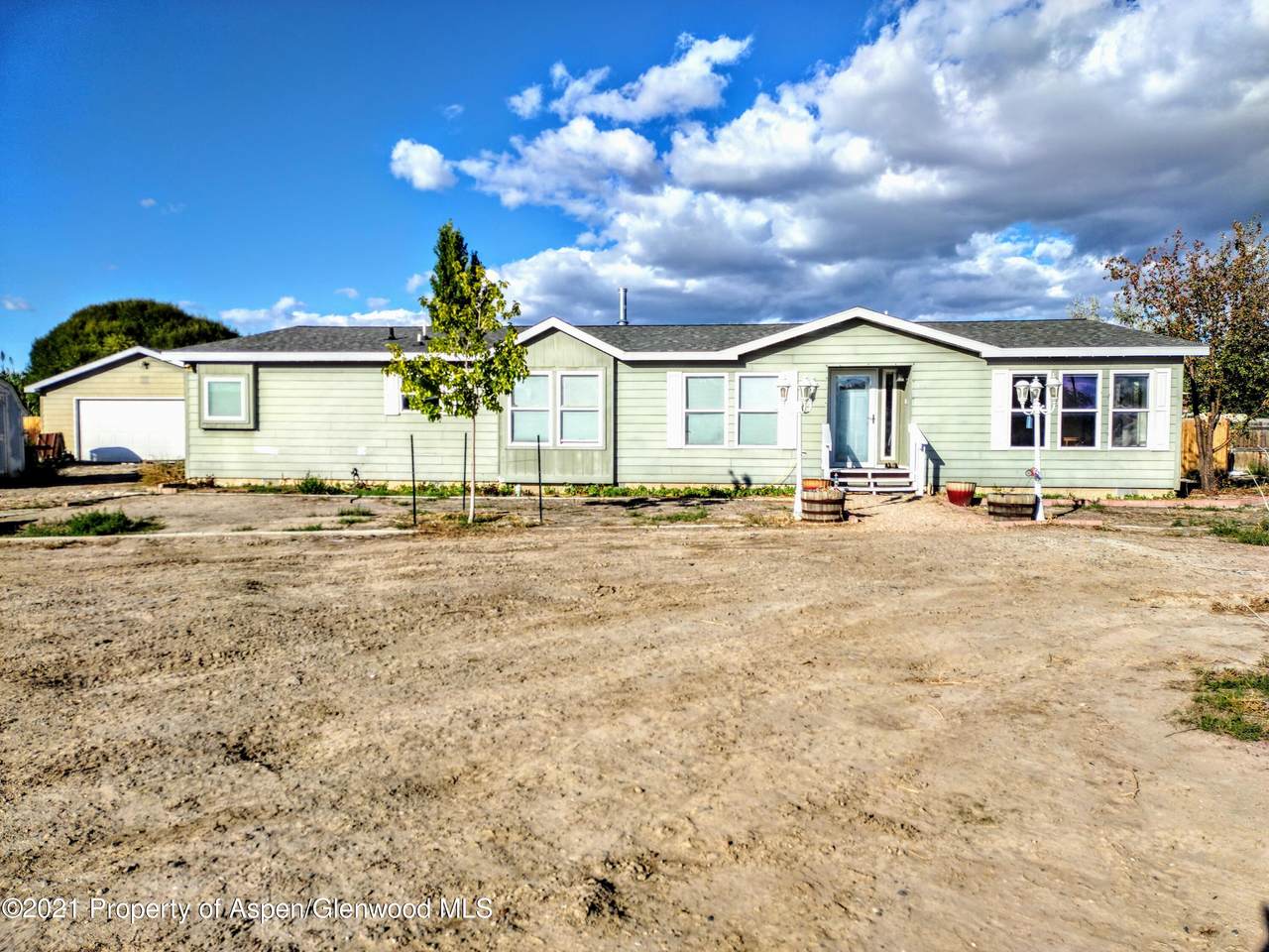 3180 1/2 E Road - Photo 1