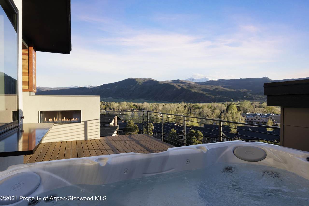 400 Overlook Ridge - Photo 1