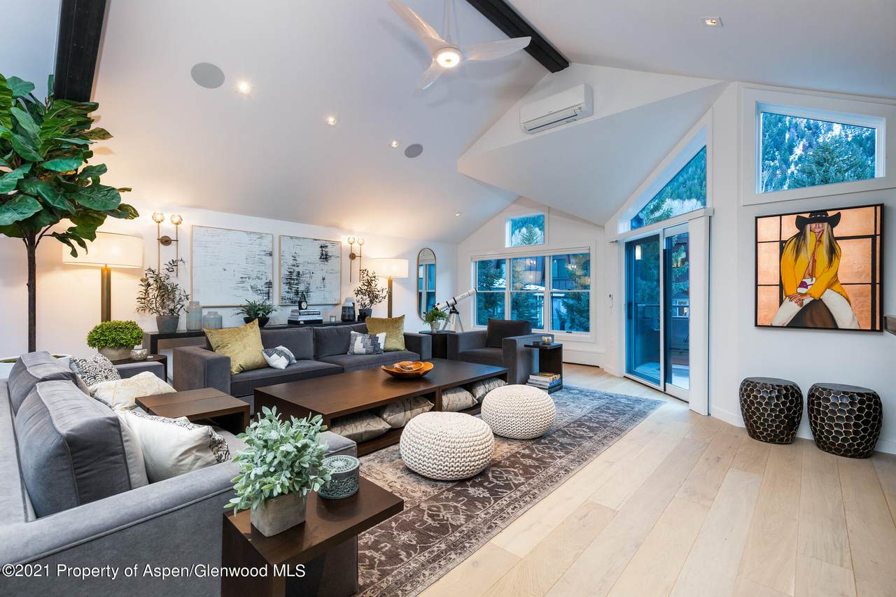929 Durant Avenue - Photo 1