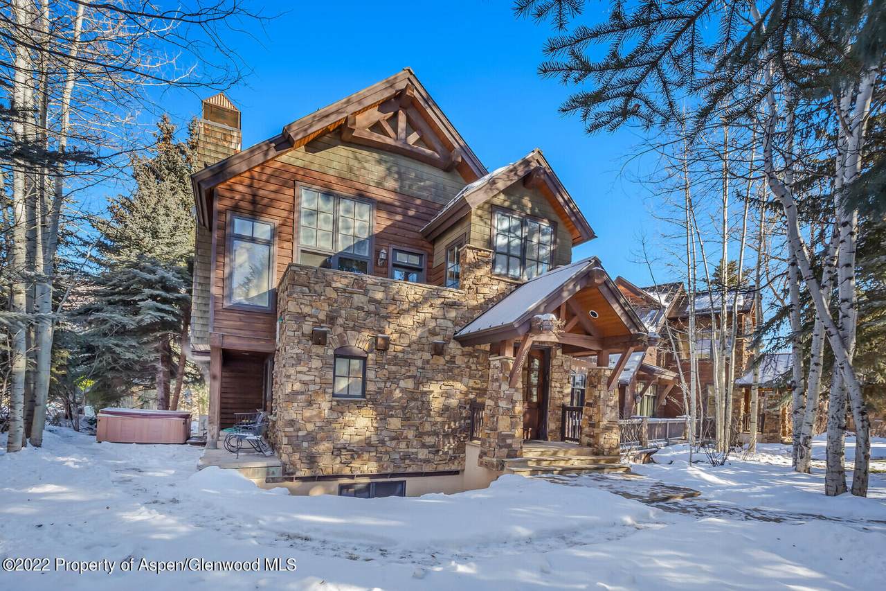 1392 Snowbunny Lane - Photo 1
