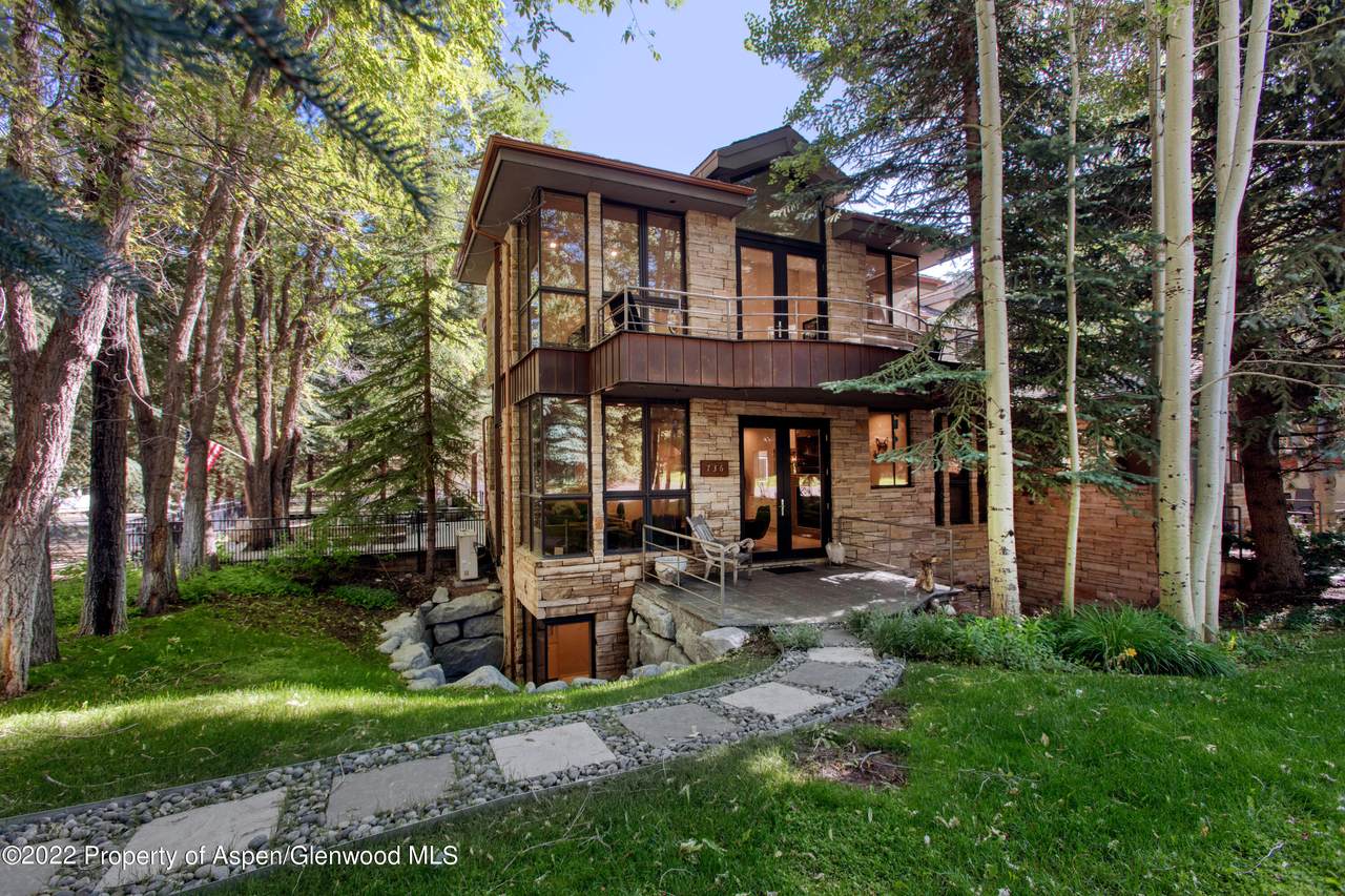 736 Smuggler Street - Photo 1