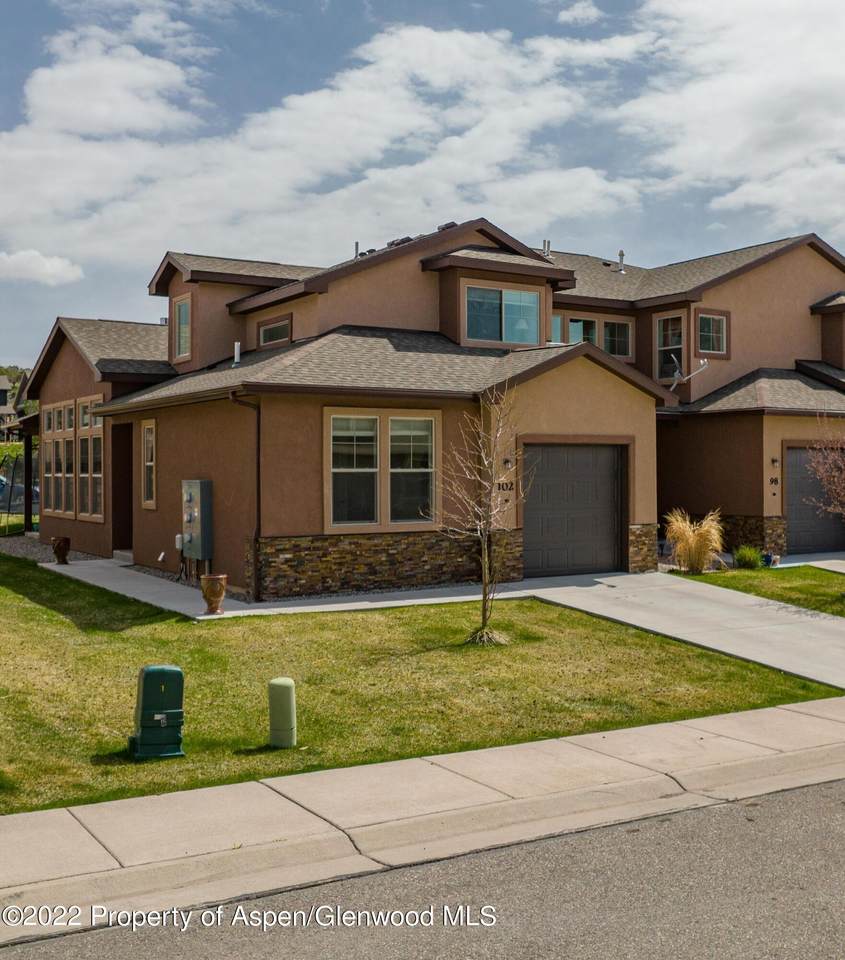 102 Redstone Dr Drive - Photo 1