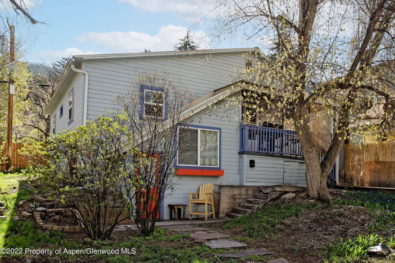 712 Bennett Avenue - Photo 1