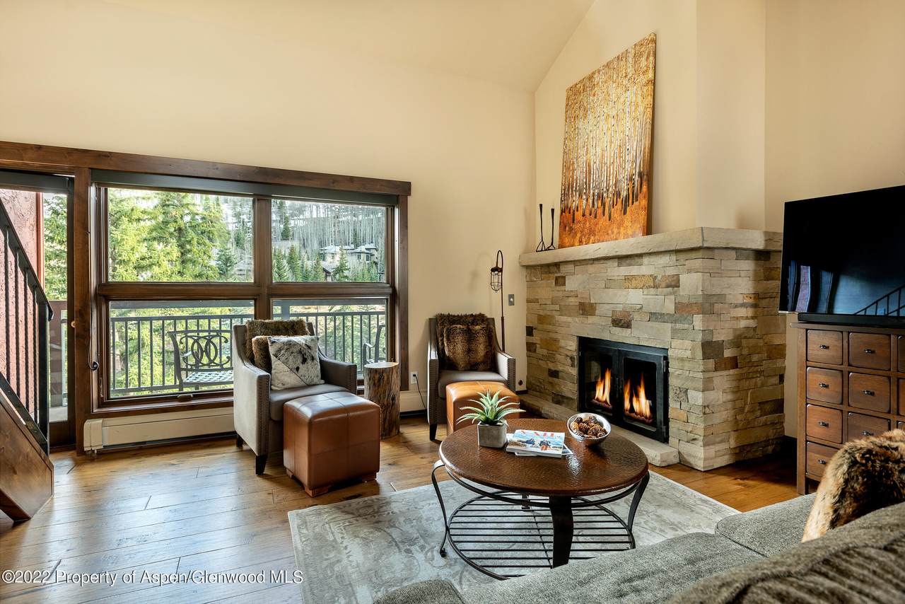 660 Lionshead Place - Photo 1