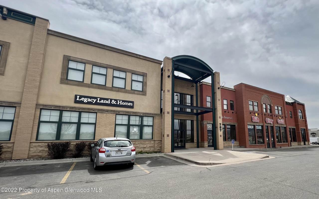 707 Wapiti Avenue - Photo 1