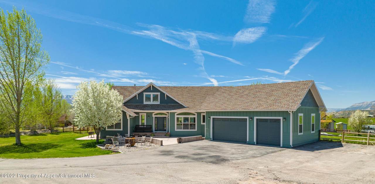 227 Meadows Drive - Photo 1