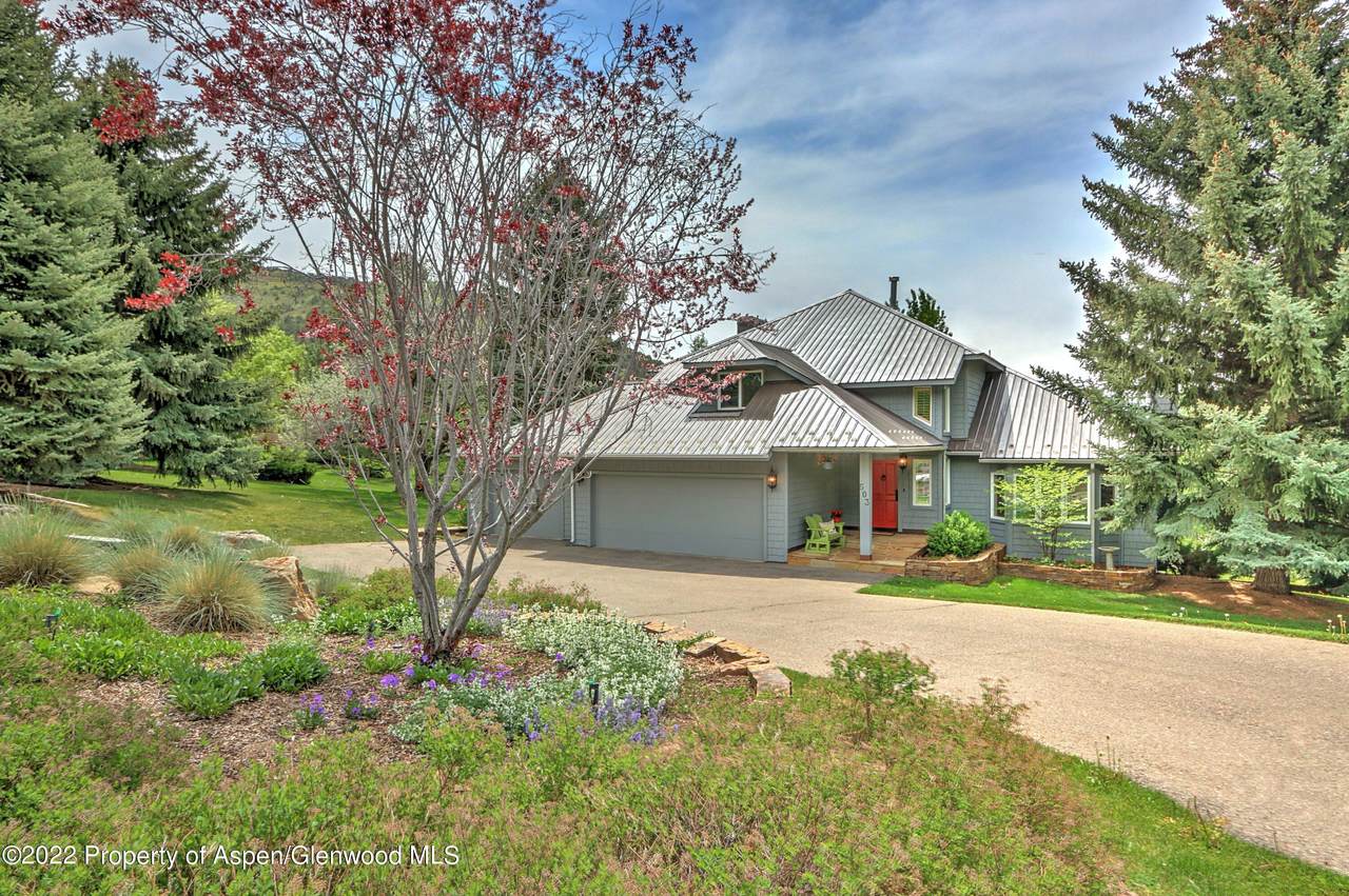 503 Castle Court - Photo 1