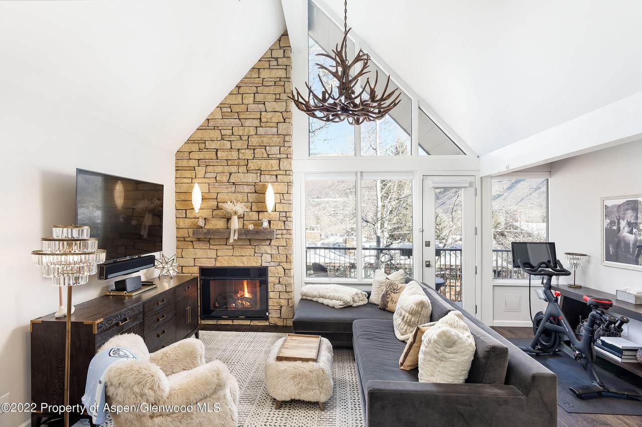 800 Mill Street - Photo 1