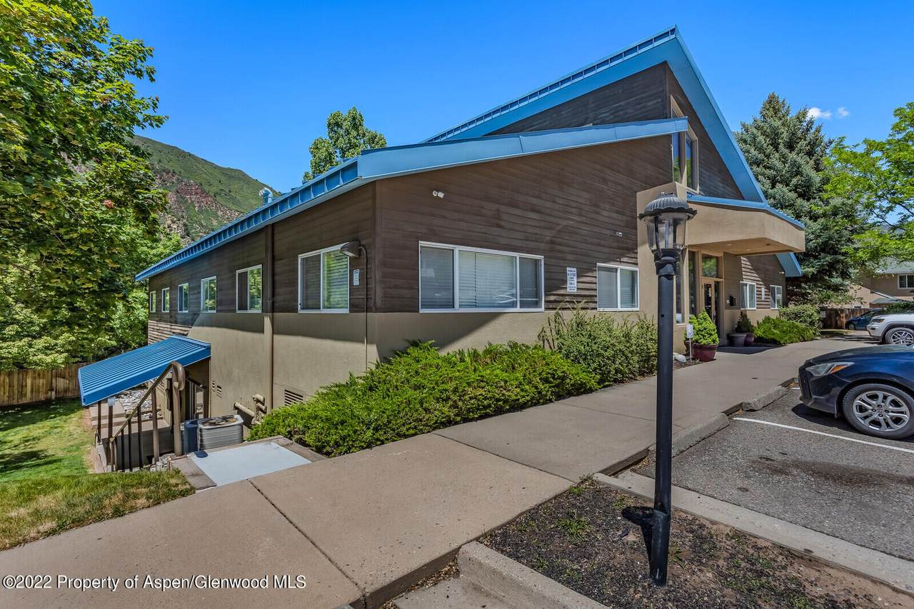 401 27th Street - Photo 1