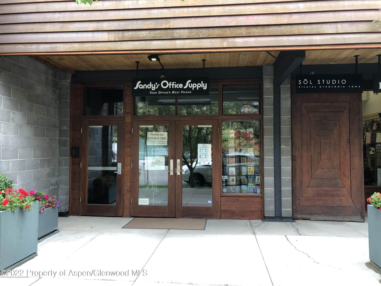 630 Hyman Avenue - Photo 1