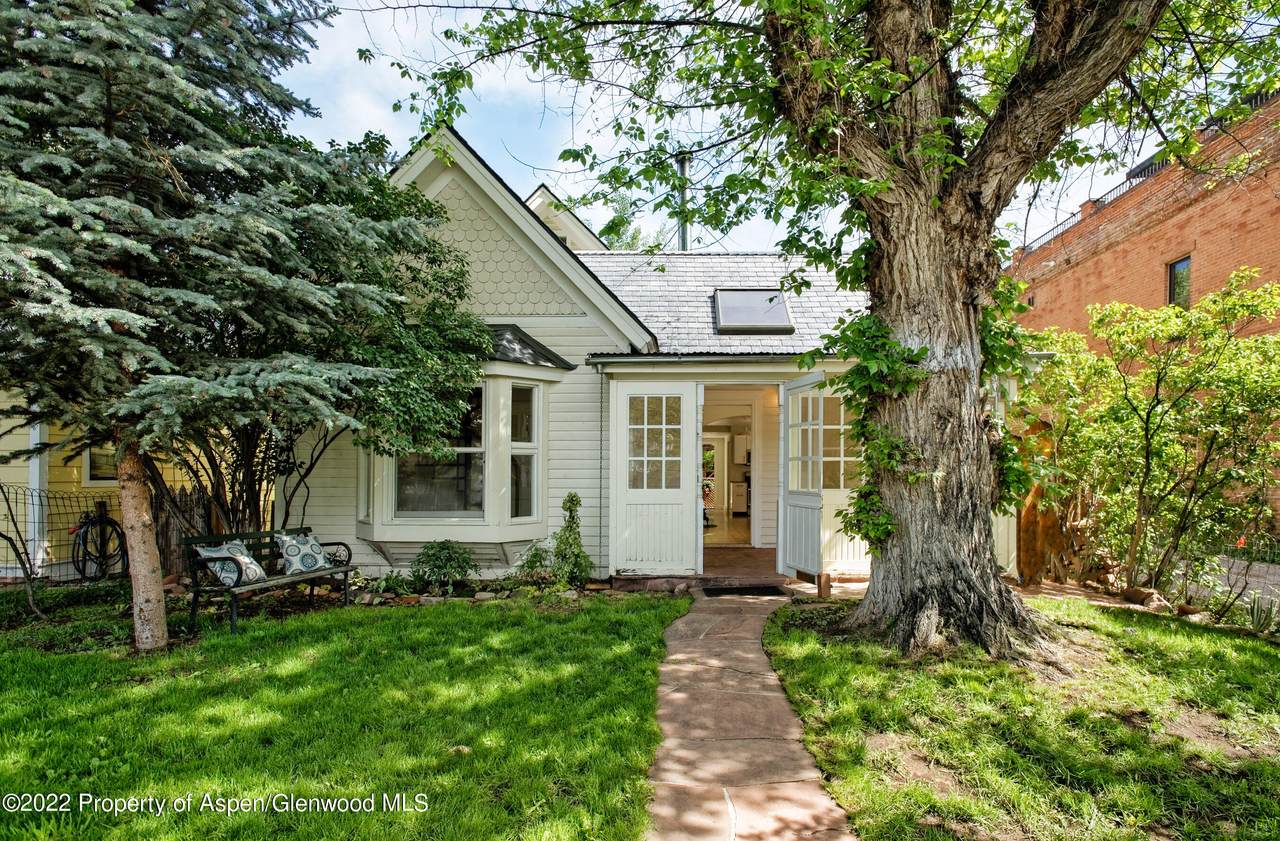 140 Homestead Drive - Photo 1